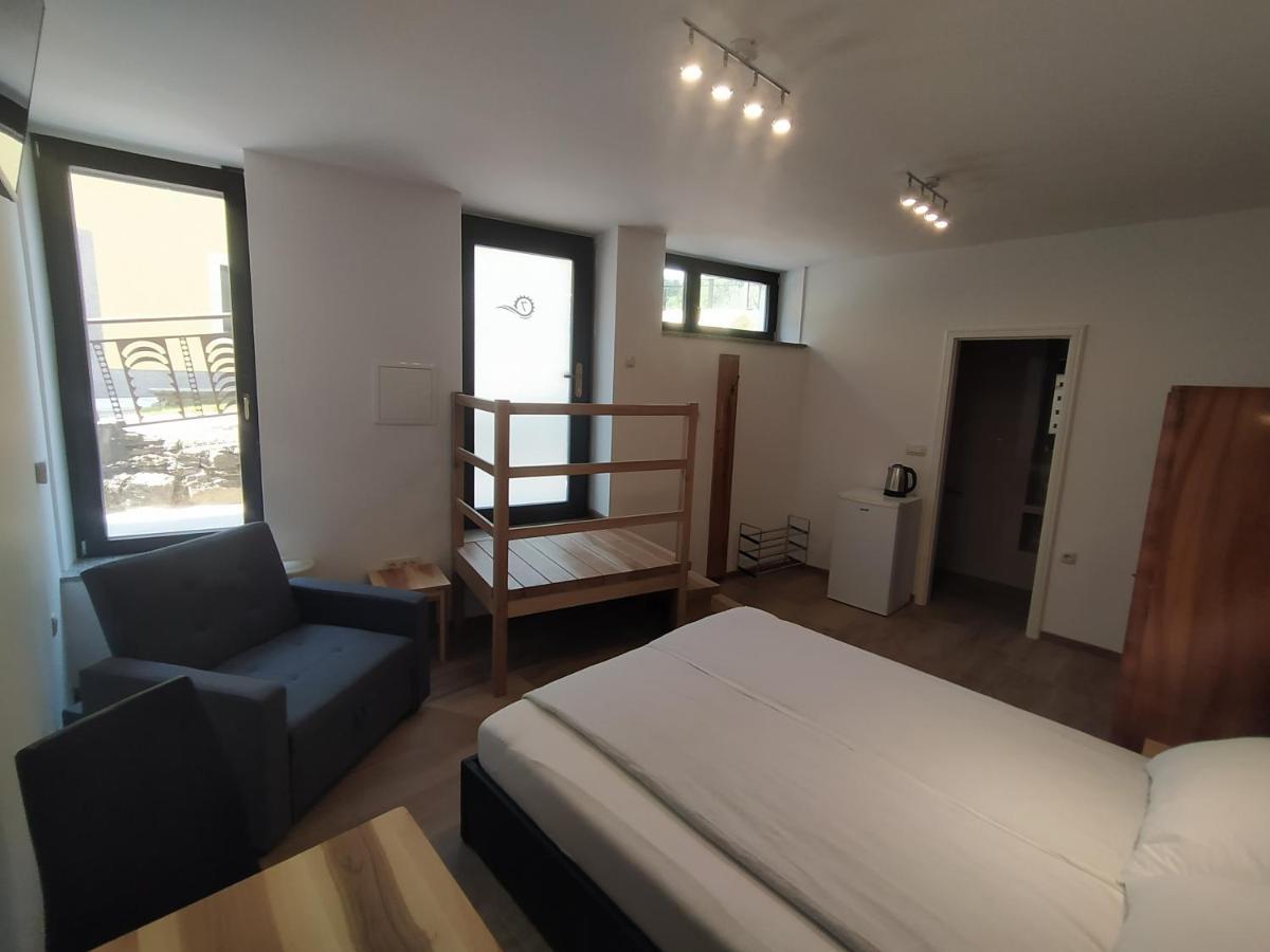 Apartmaji Maln Dolenjske Toplice Exteriör bild
