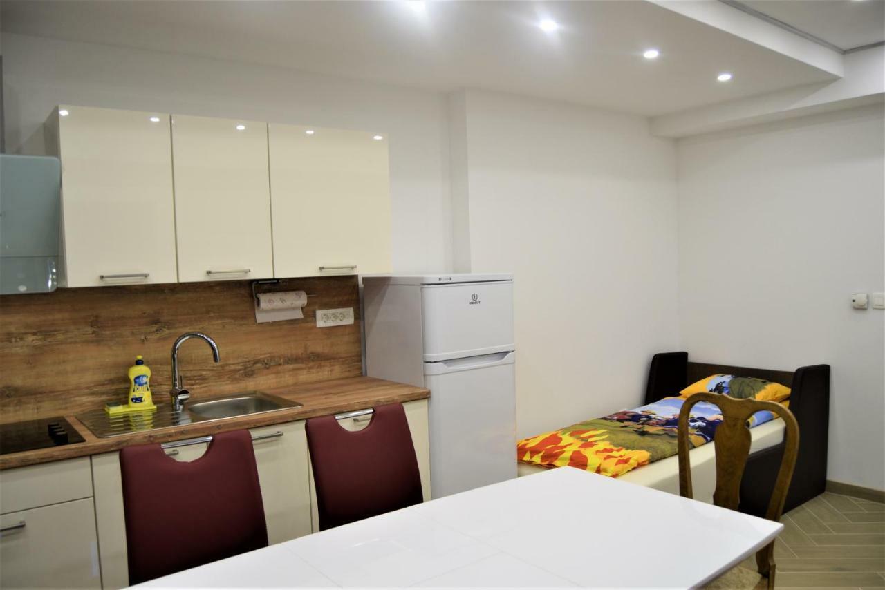 Apartmaji Maln Dolenjske Toplice Exteriör bild